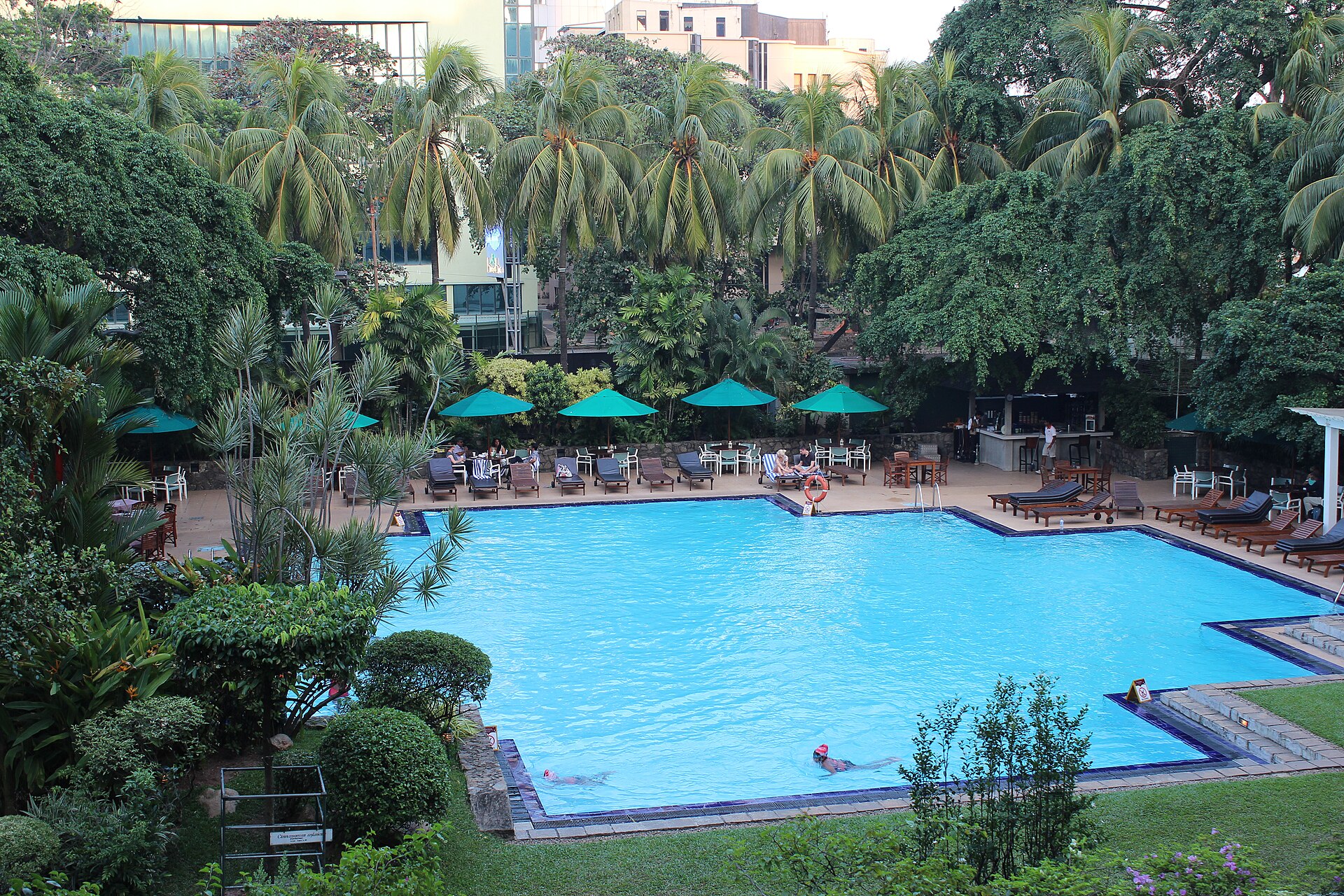 Pool and gardens at Cinnamon Grand Colombo