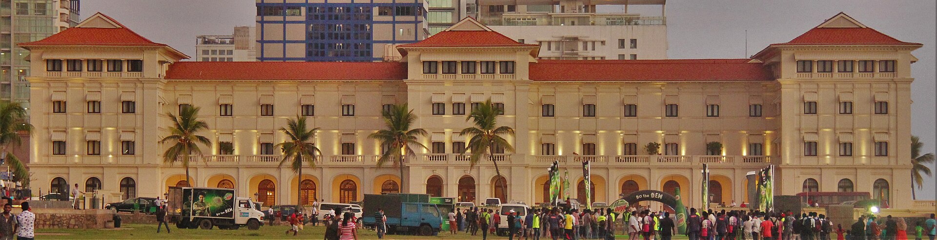 Galle Face Hotel beside the Colombo oceanfront