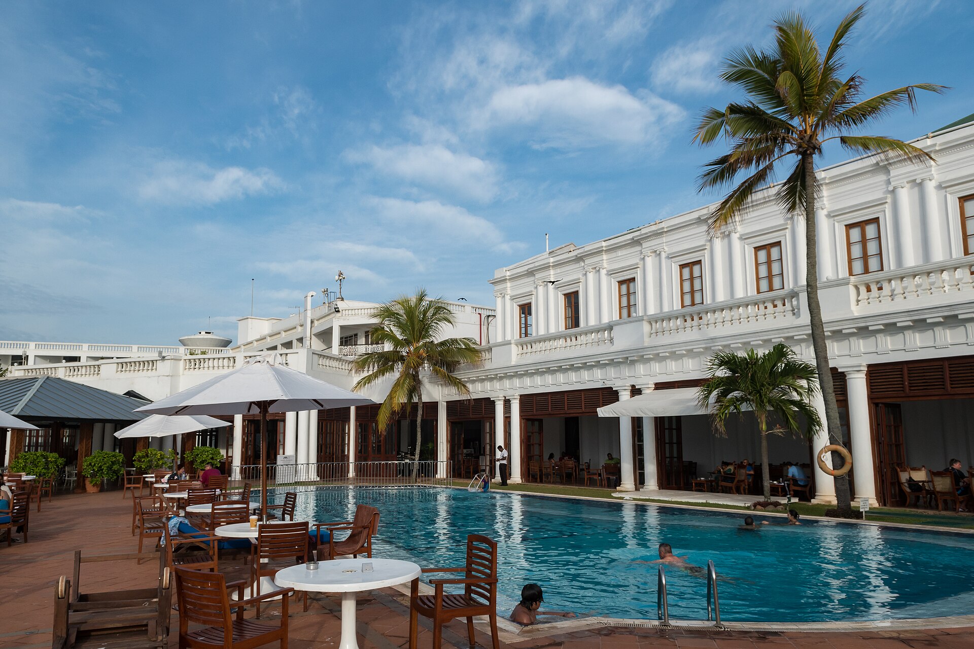 Mount Lavinia Hotel overlooking the coast